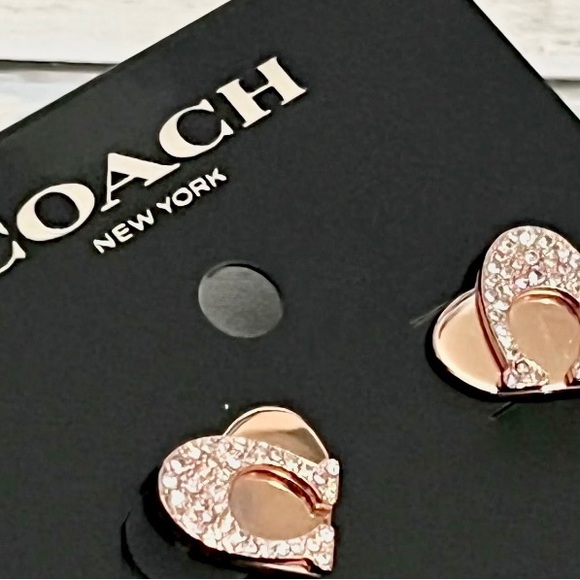 NWT Coach Signature Heart Stud Earrings Rose Gold - Picture 3 of 6